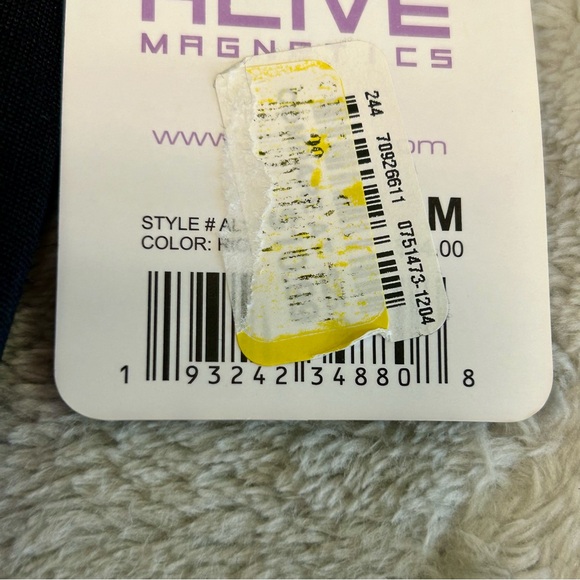 Alive Magnetics Sz M Rich Black Top Yoga Active Wear NWT - Picture 5 of 6